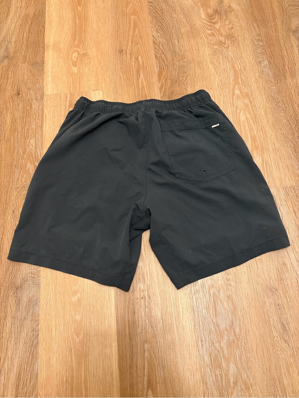 Vuori Kore Men’s Sz M Charcoal Athletic Shorts Lined Drawstring Running Gym - Picture 3 of 6